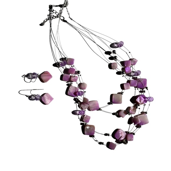 Vintage Multi tiered beaded shell necklace with earrings Pink - OS - Picture 7 of 8